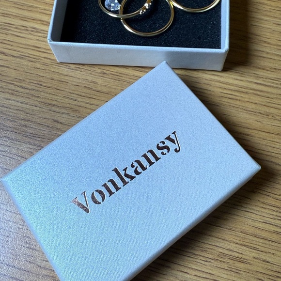 New in Box Vonkansy Gold Stackable Rings Set of 3 – Size 11 - Picture 4 of 4